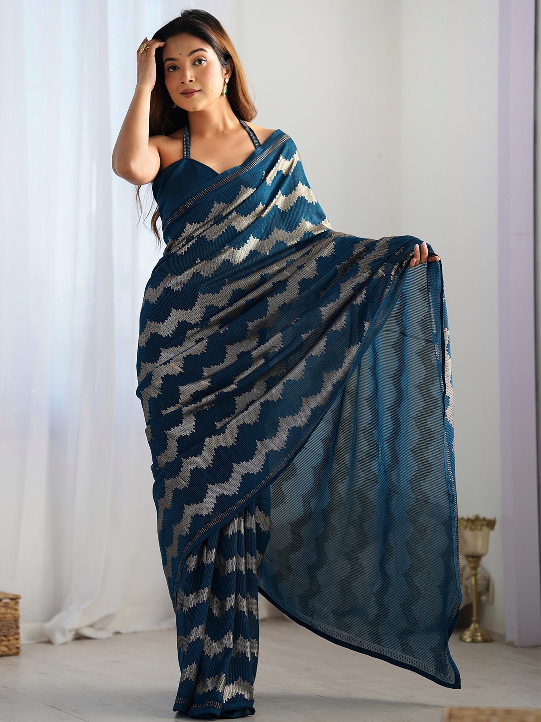 

KSM PRINTS Embellished Sequinned Saree, Navy blue