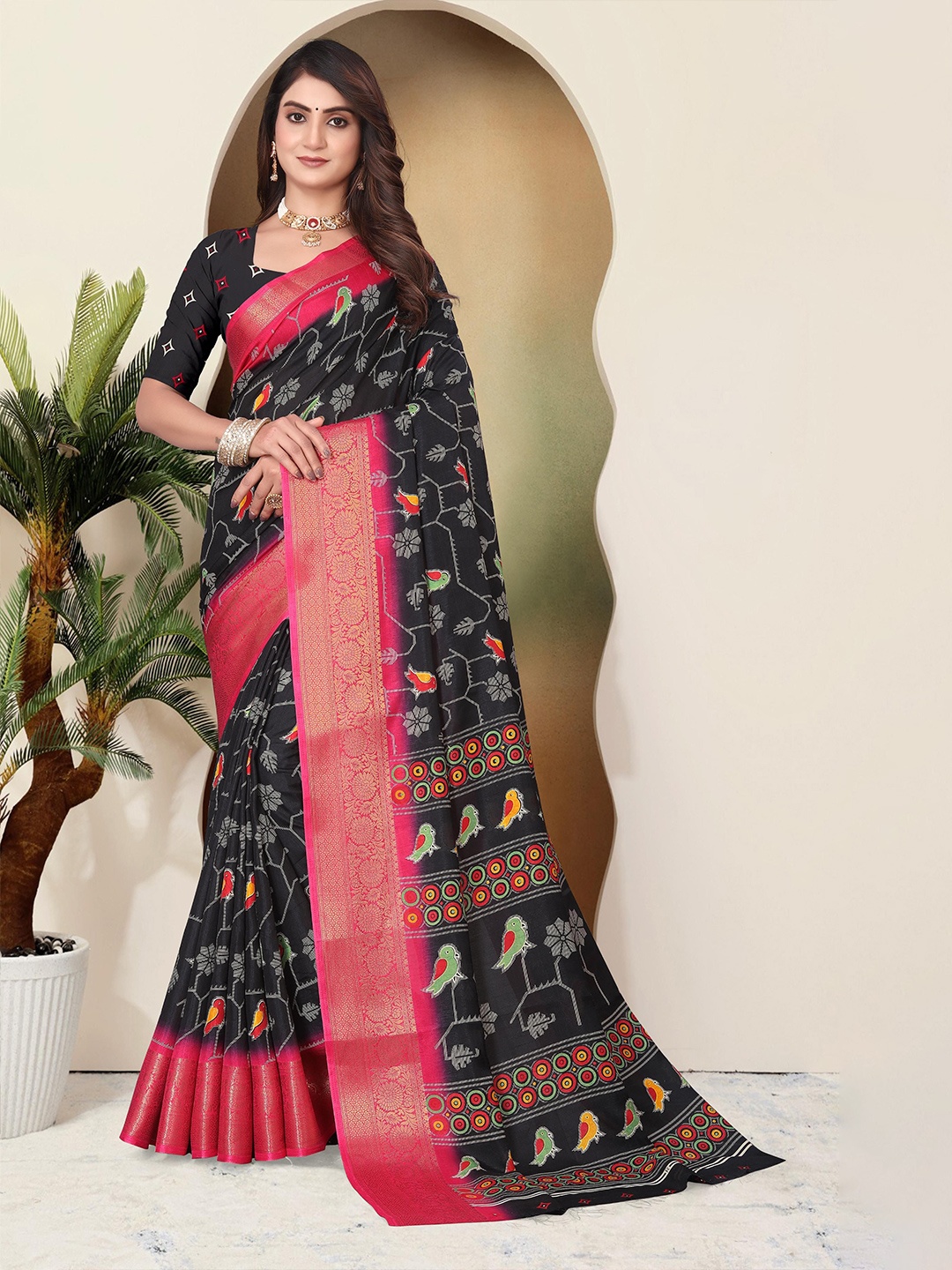 

SUPERLAXMI Ethnic Motifs Silk Blend Saree, Black