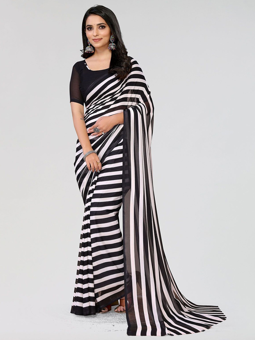 

Moda Rapido Striped Printed Saree, Black
