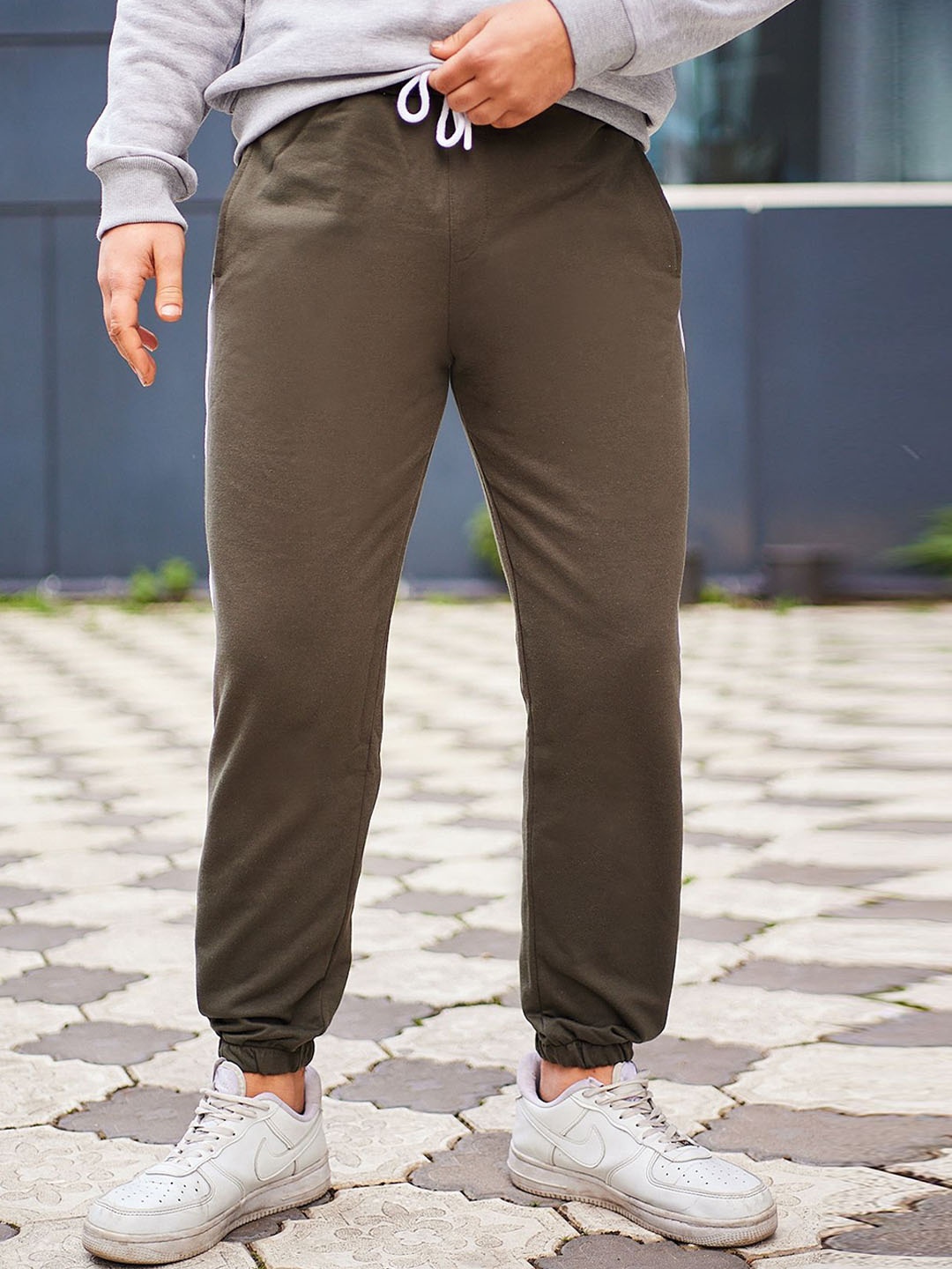 

Trendyol Women Cotton Solid Joggers, Brown