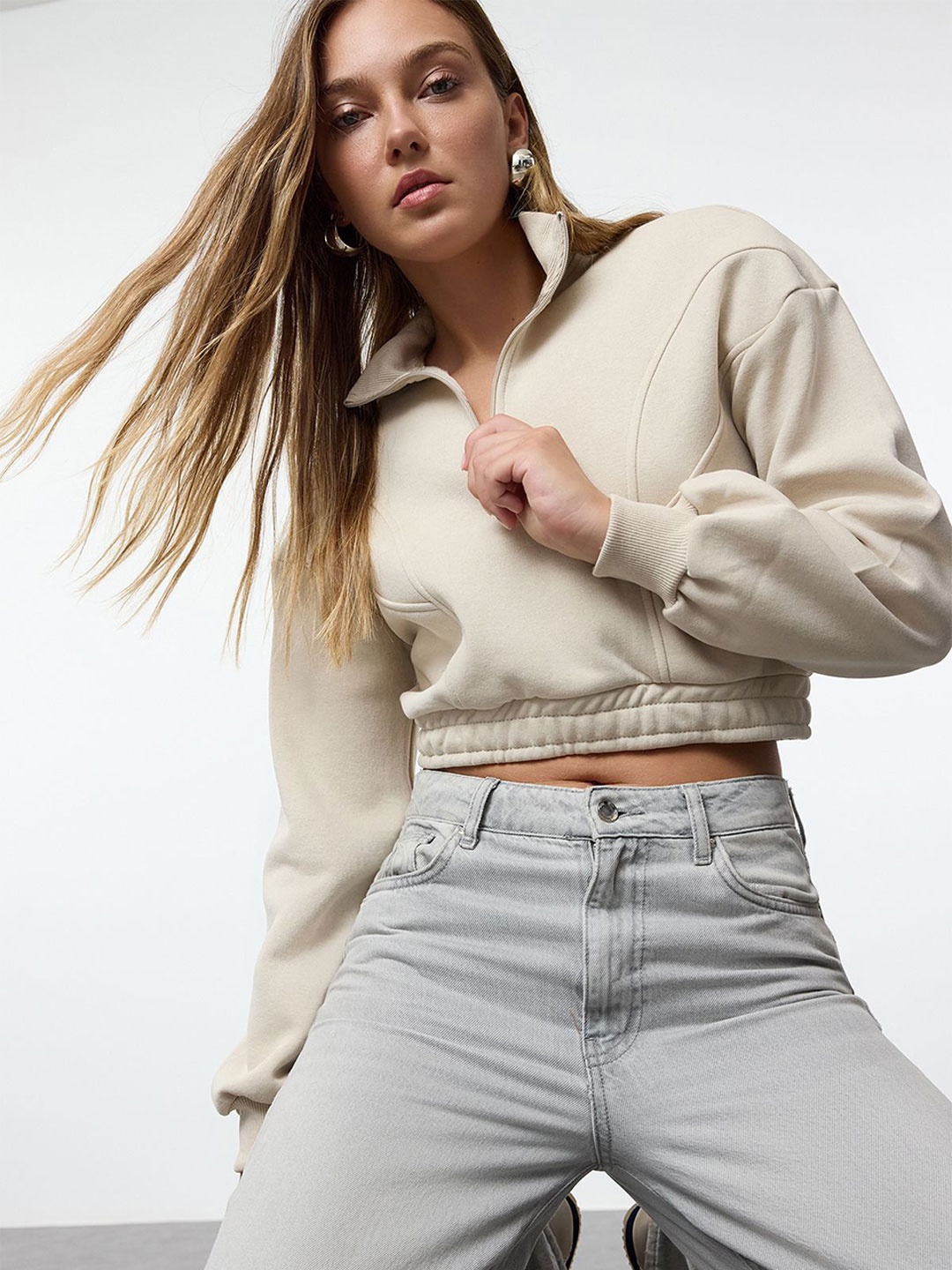 

Trendyol Women Sweatshirt, Na