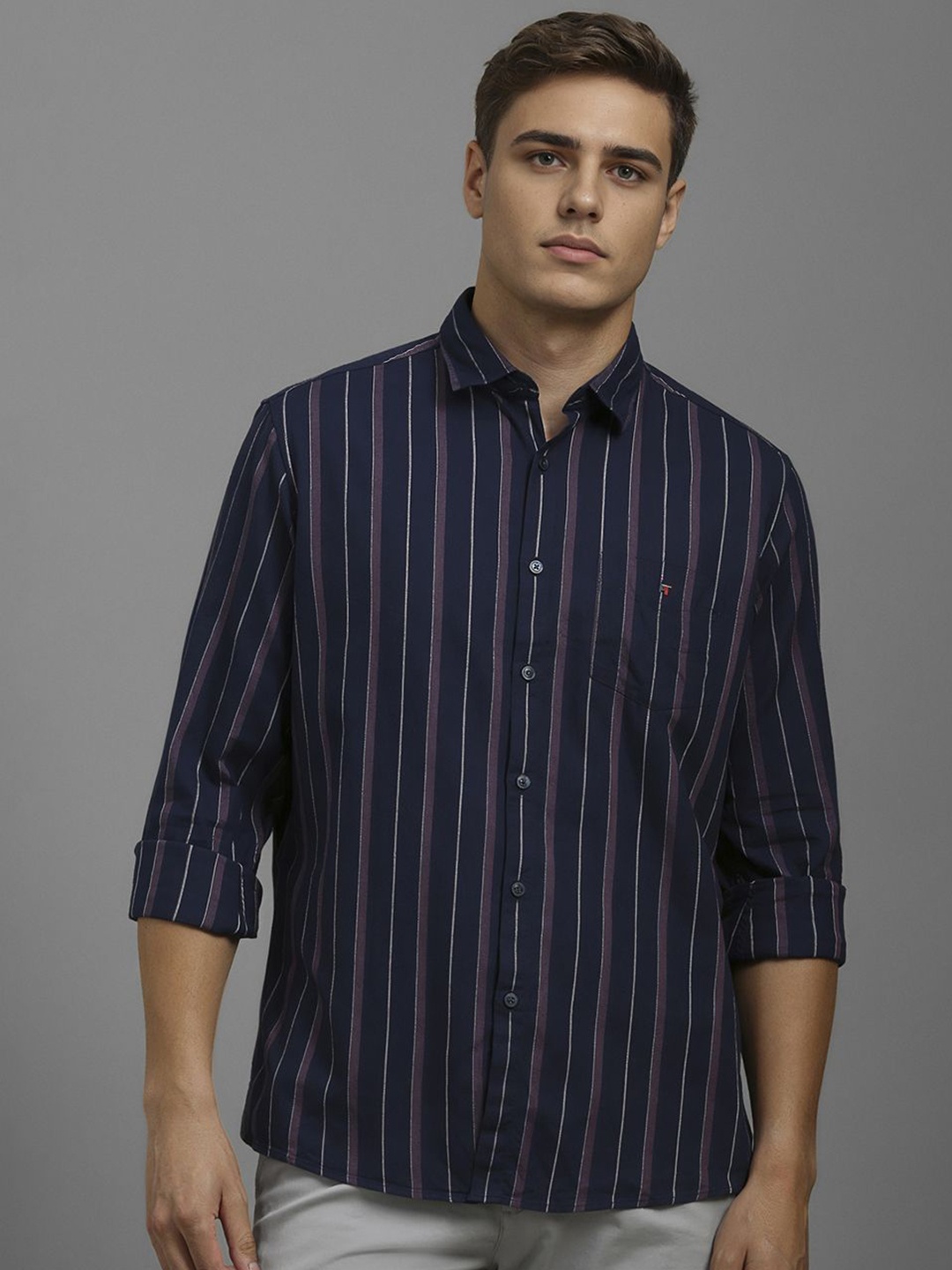 

Louis Philippe Sport Men Vertical Striped Pure Cotton Casual Shirt, Navy blue
