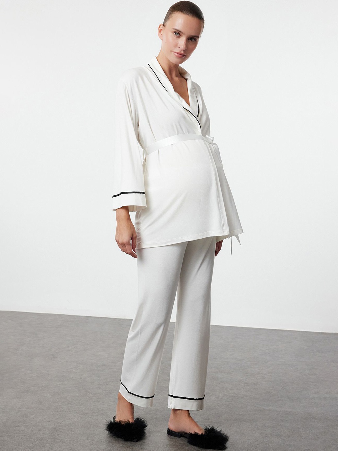 

Trendyol V-Neck Night Suits, White