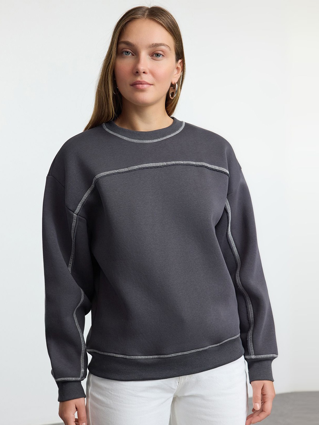 

Trendyol Women Round Neck Sweatshirt, Grey