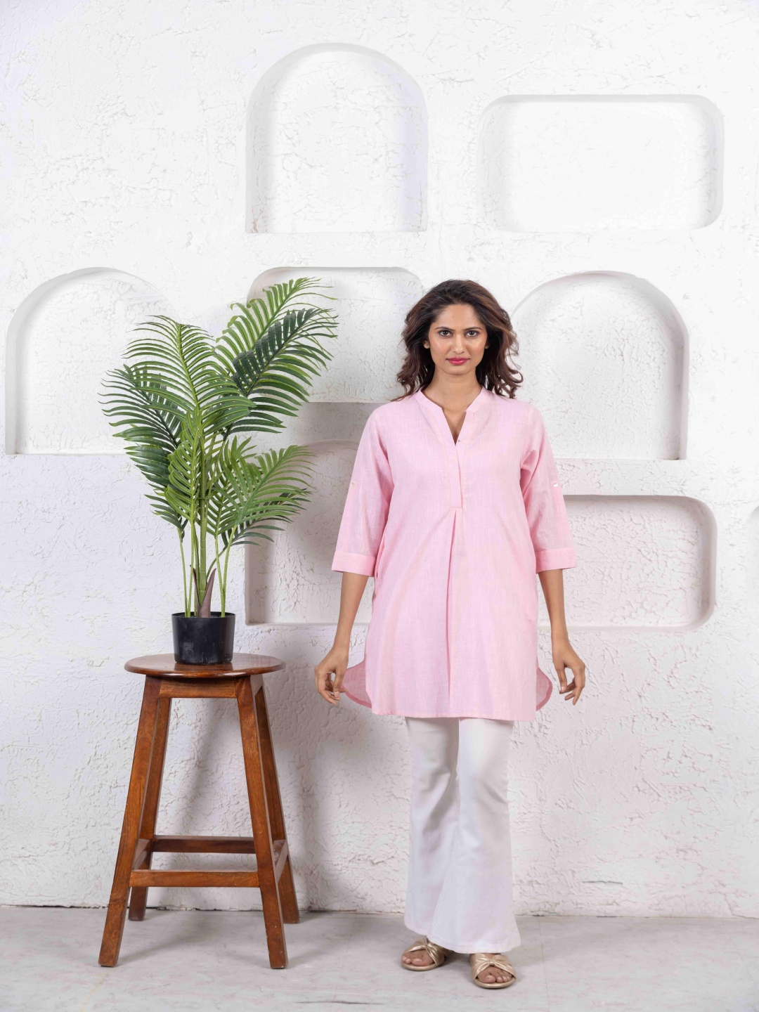 

INAAYA JAIPUR V-Neck Box Pleats Straight Short Kurtas, Pink