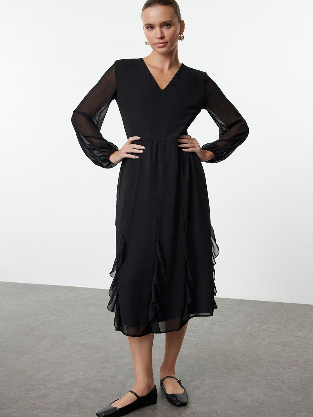 

Trendyol Women Fit and Flare Midi Dress, Black