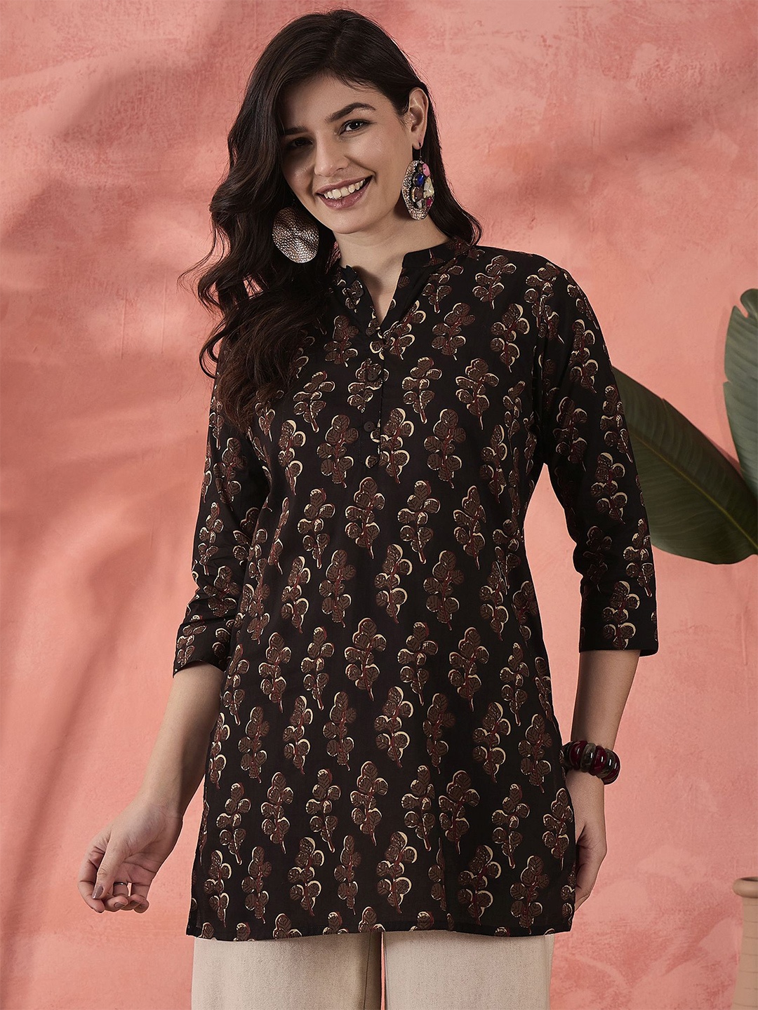 

Sangria Women Printed Pure Cotton Mandarin Collar Top, Brown
