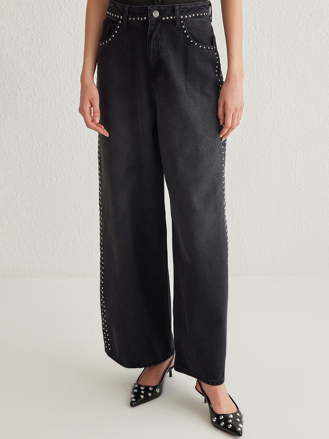 

Trendyol Women Slash Knee Jeans, Na