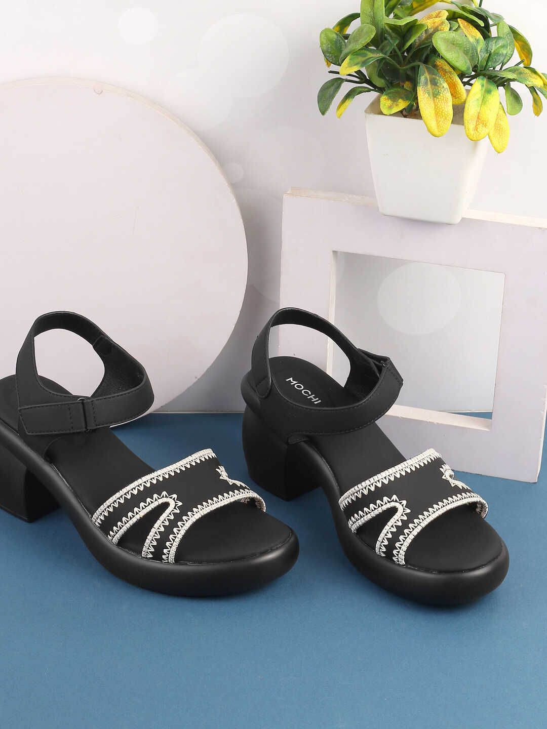

Mochi Embellished Block Pumps, Black
