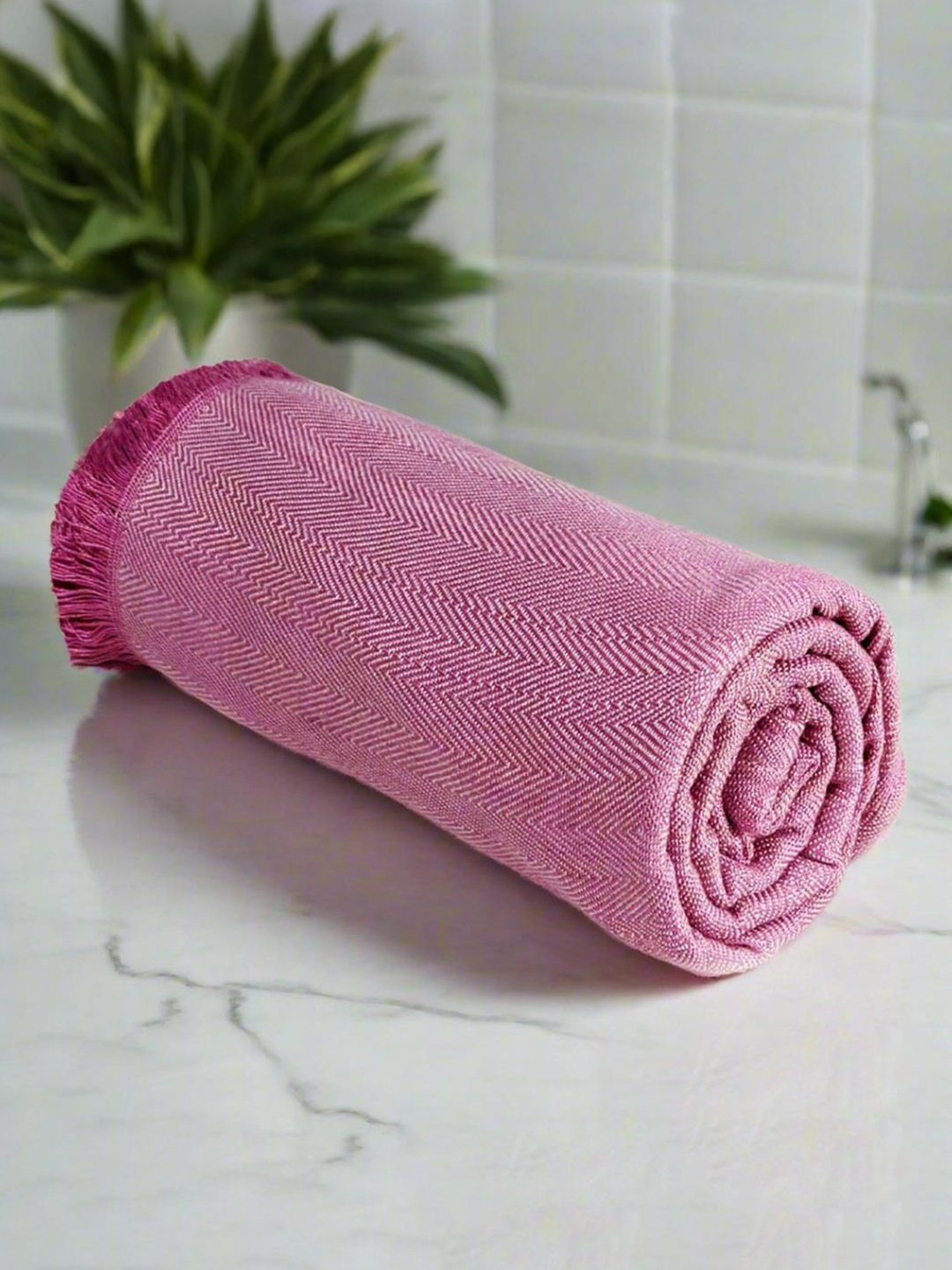 

Heelium Peach-Coloured and White Striped Bamboo 250 GSM Bath Towel