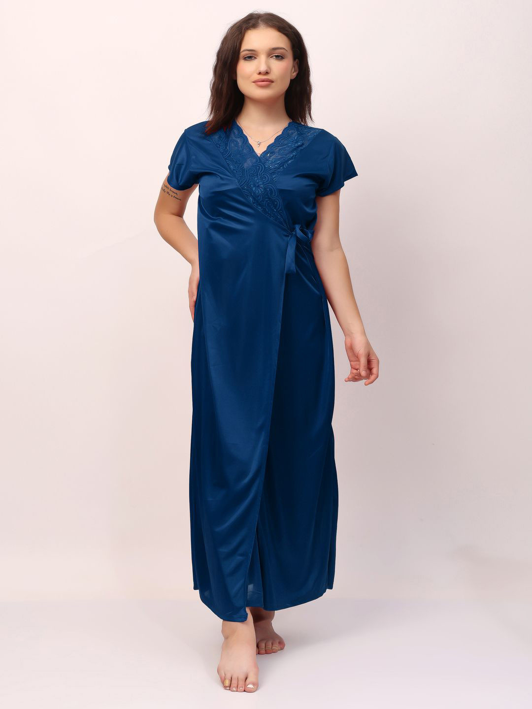 

CHUI MUI Pack of 2 Satin Maxi Nightdress with Robe, Navy blue