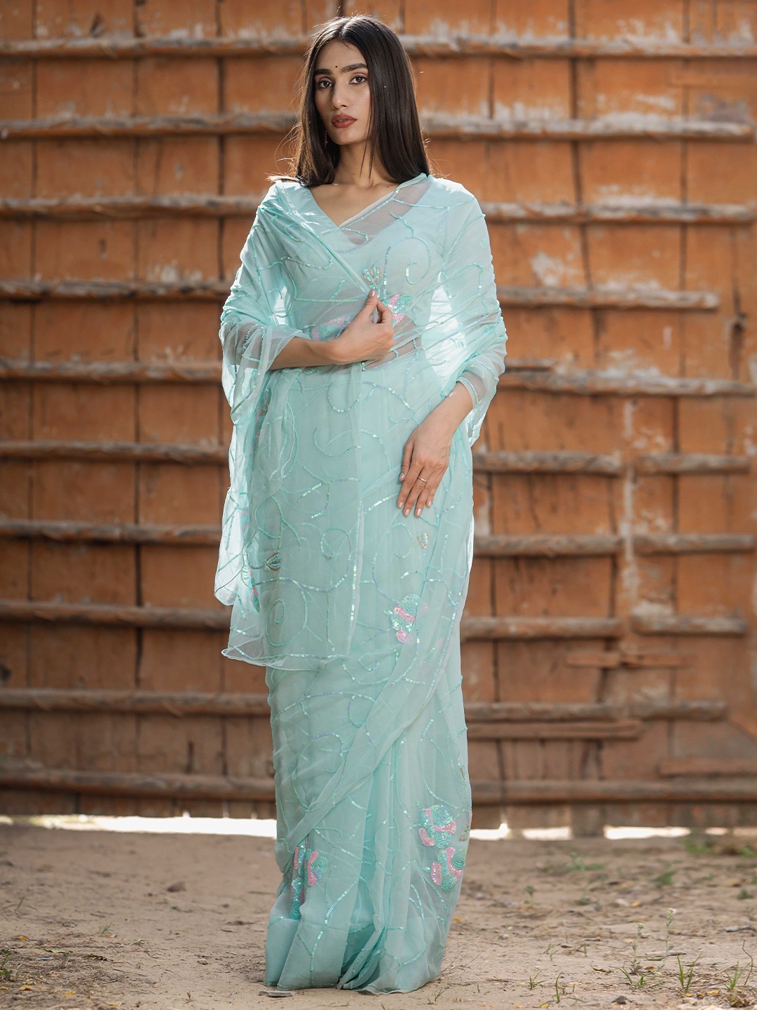 

HOUSE OF BAISA Floral Printed Sequinned Pure Chiffon Saree, Blue