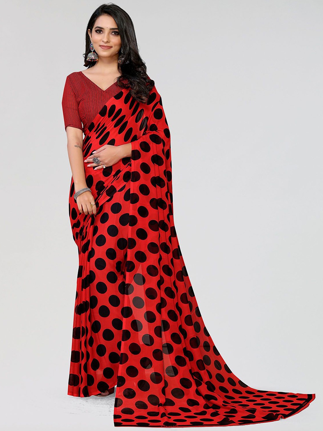 

Moda Rapido Polka Dots Printed Saree, Red