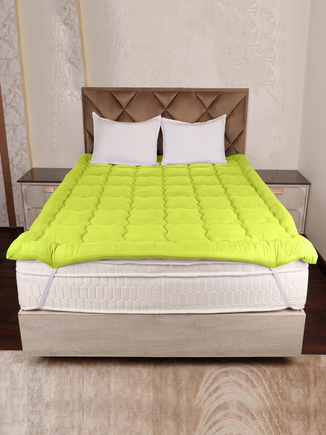 

AJISH Green King Polyester Breathable Mattress Protector