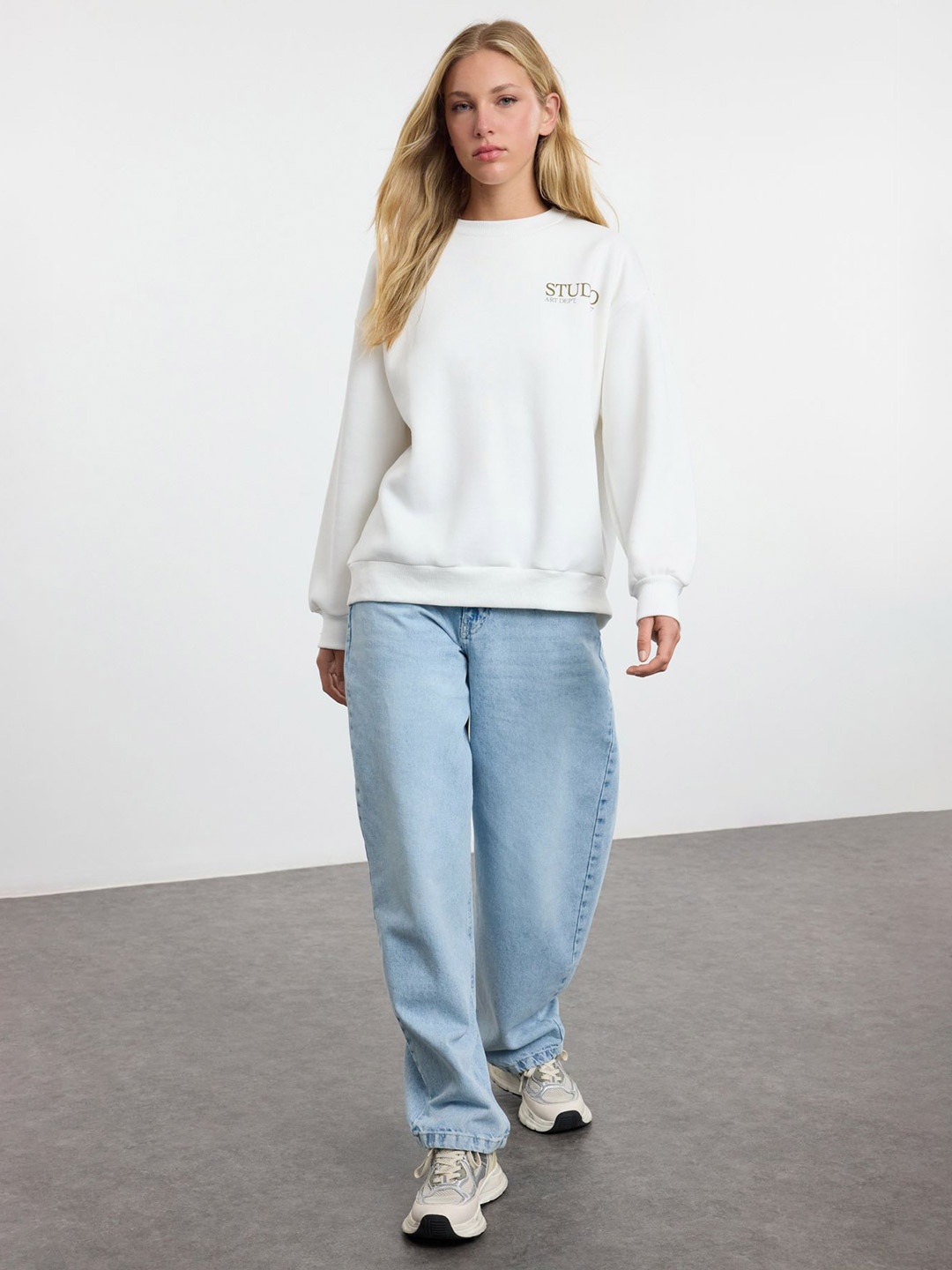 

Trendyol Women Sweatshirt, Na