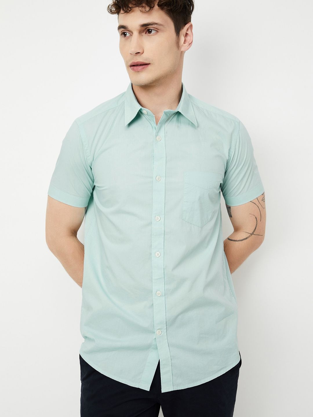 

max Men Spread Collar Solid Cotton Casual Shirt, Green