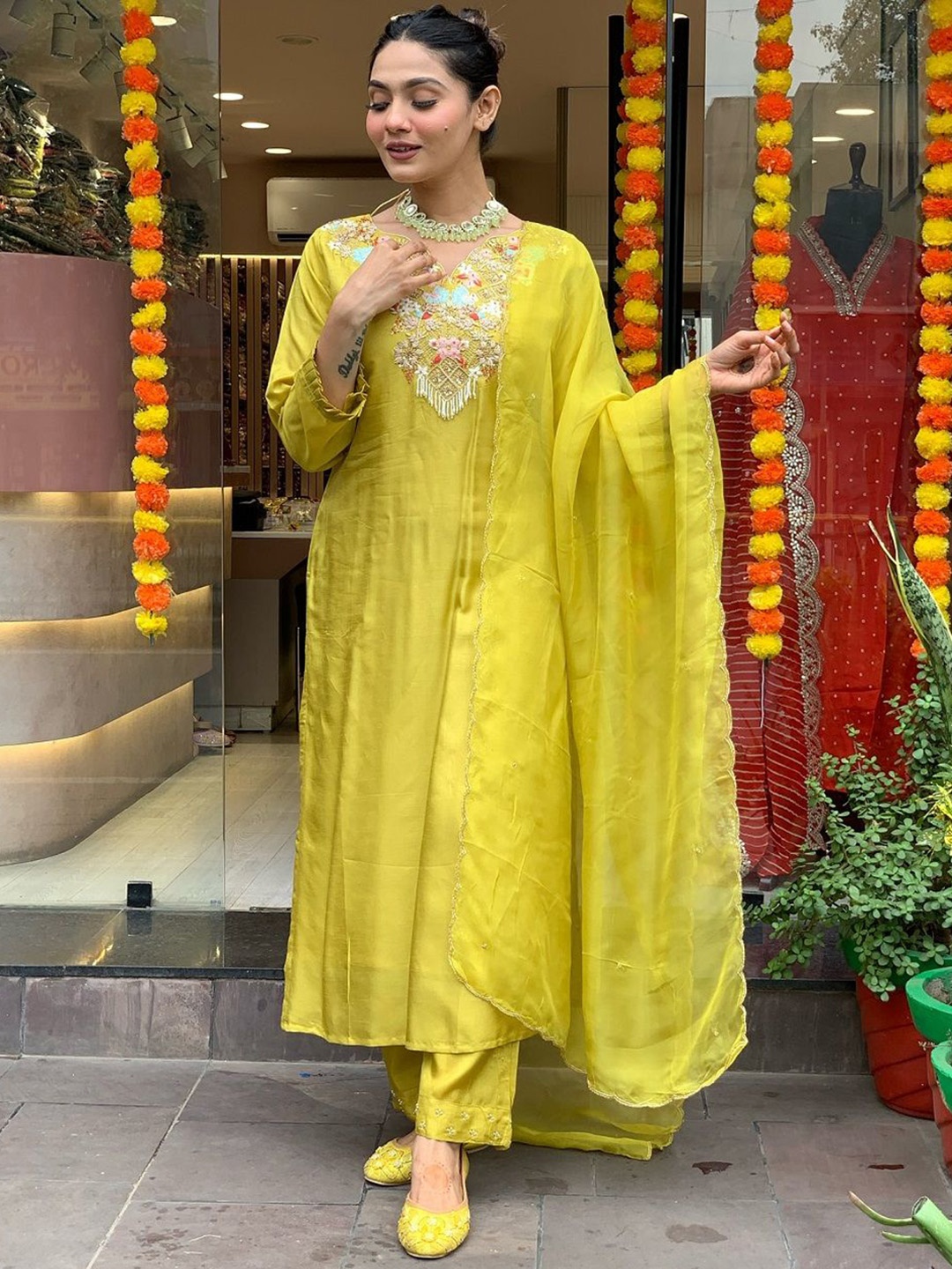 

KOTRONS Floral Embroidered Sequinned Chanderi Silk Straight Kurta With Trousers & Dupatta, Yellow