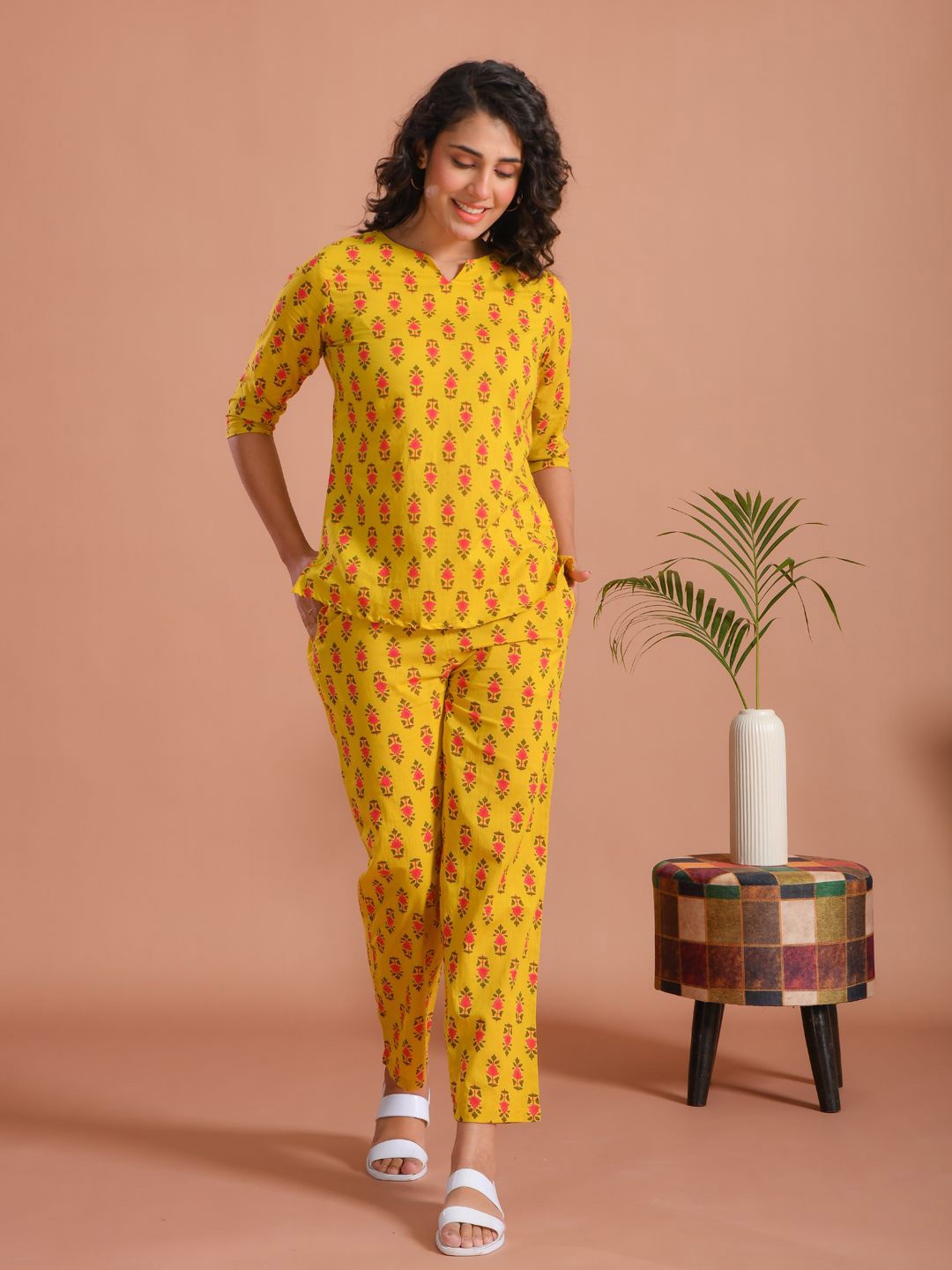 

SANSKRUTIHOMES Printed Pure Cotton Sweetheart Nek Top & Flared Trouser Co-Ords, Mustard