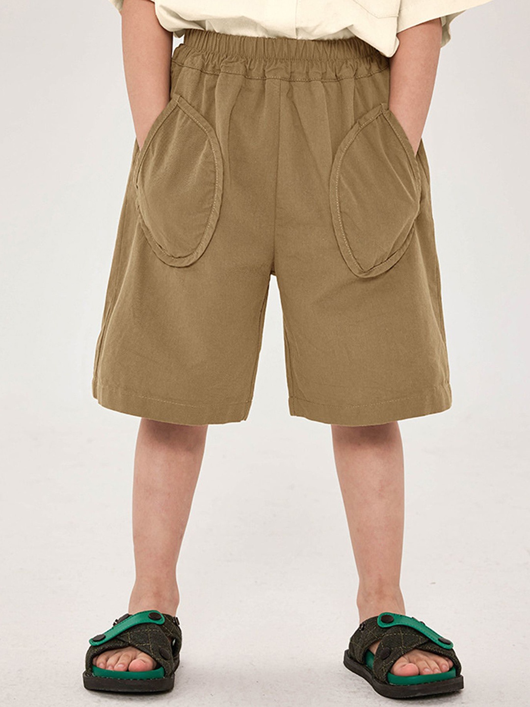 

LULU & SKY Boys Loose Fit High-Rise Shorts, Brown