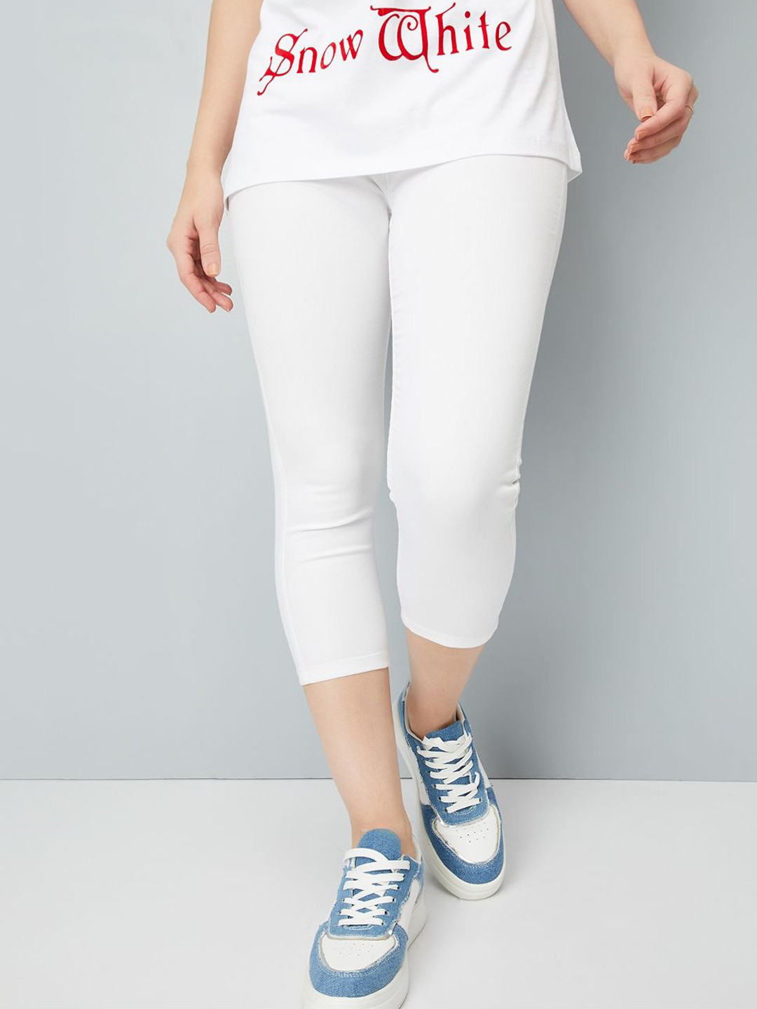 

max Women Solid Capri, White
