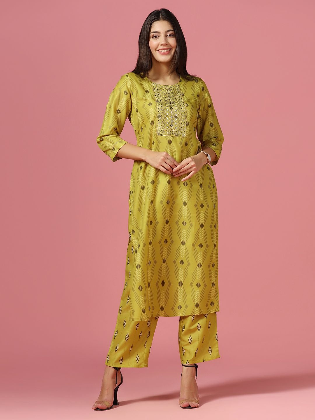 

Moda Rapido Geometric Printed Round Neck Straight Kurta With Trouser, Yellow