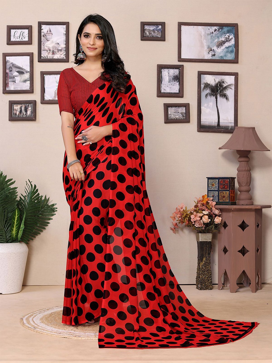 

Moda Rapido Polka Dots Printed Saree, Black