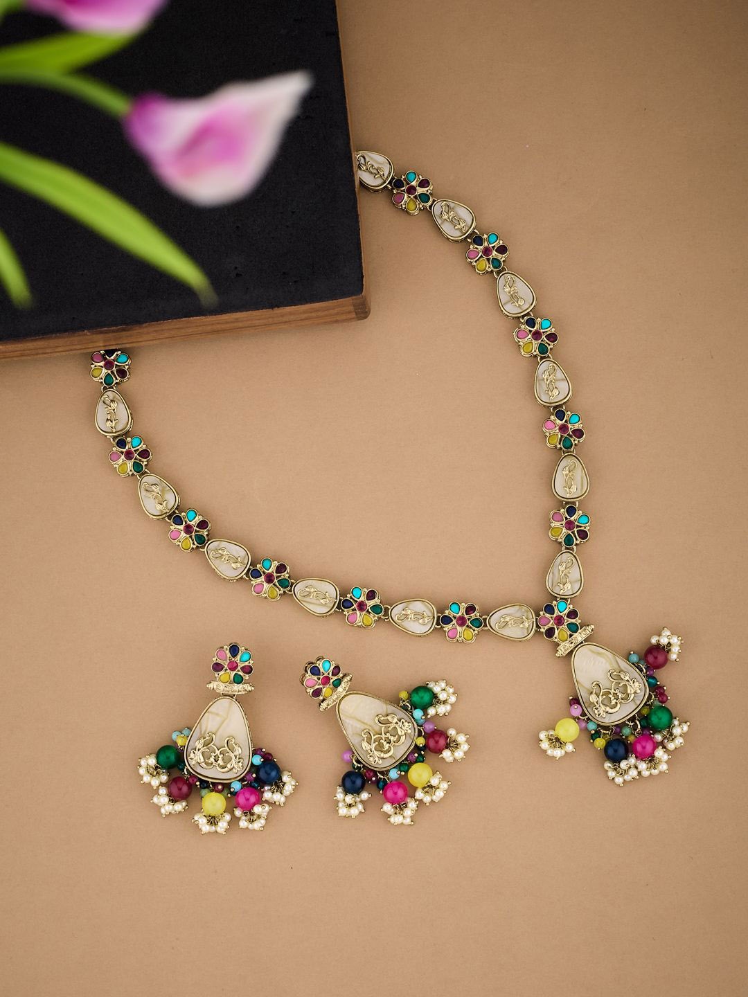 

ATIBELLE Gold Plated Beaded Floral Shaped Necklace and Earrings