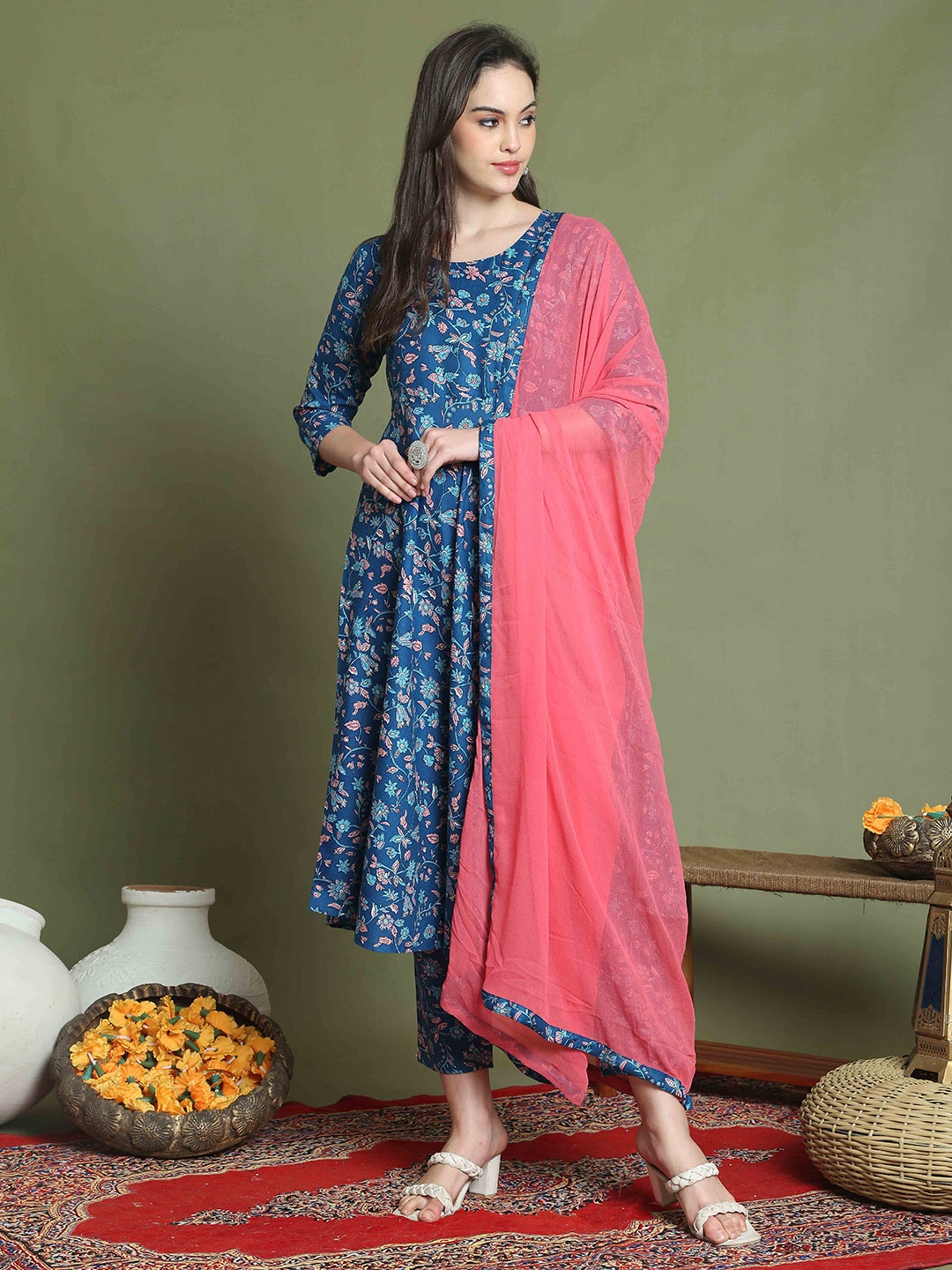 

Rajnandini Women Floral Printed Regular Kurta with Trousers & With Dupatta, Blue