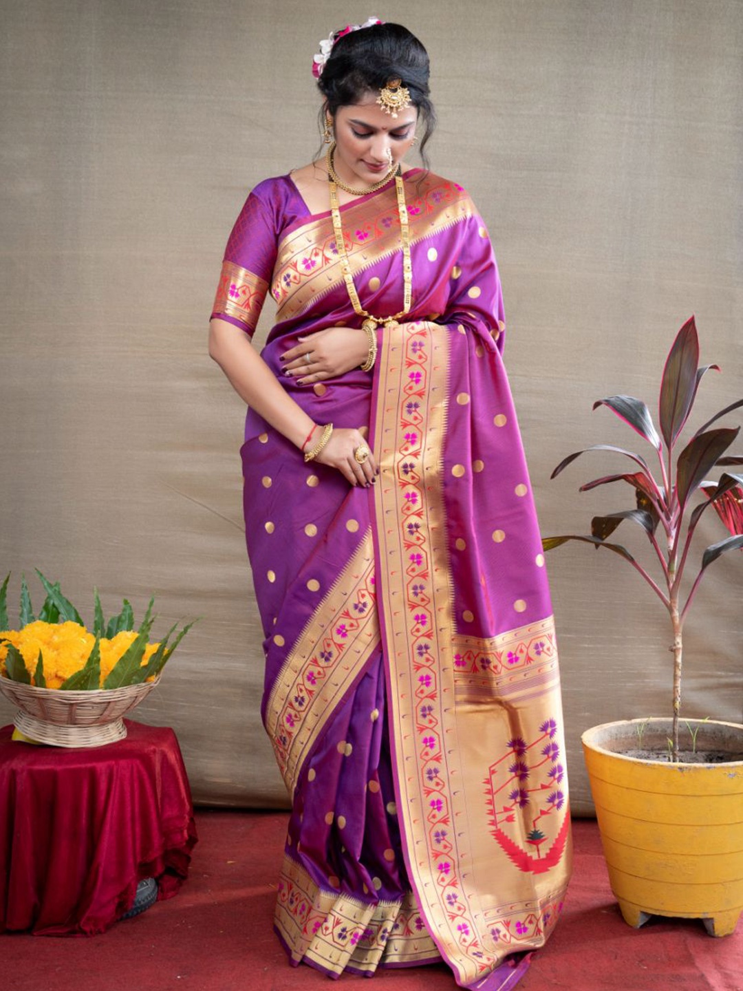 

amirat Woven Design Zari Pure Silk Paithani Saree, Purple