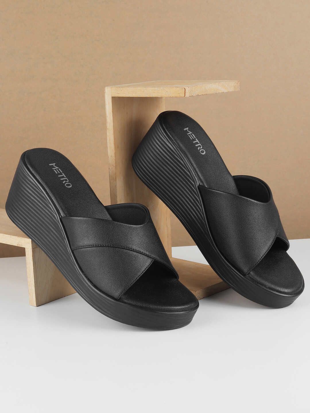 

Metro Women Platform Heels, Black