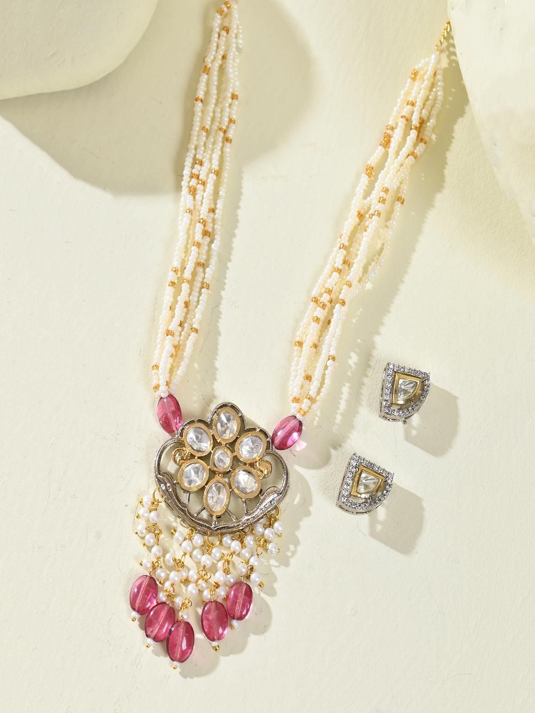 

STYYO Gold-Plated Artificial Stones Studded And Pearls Beaded Jewellery Set, White