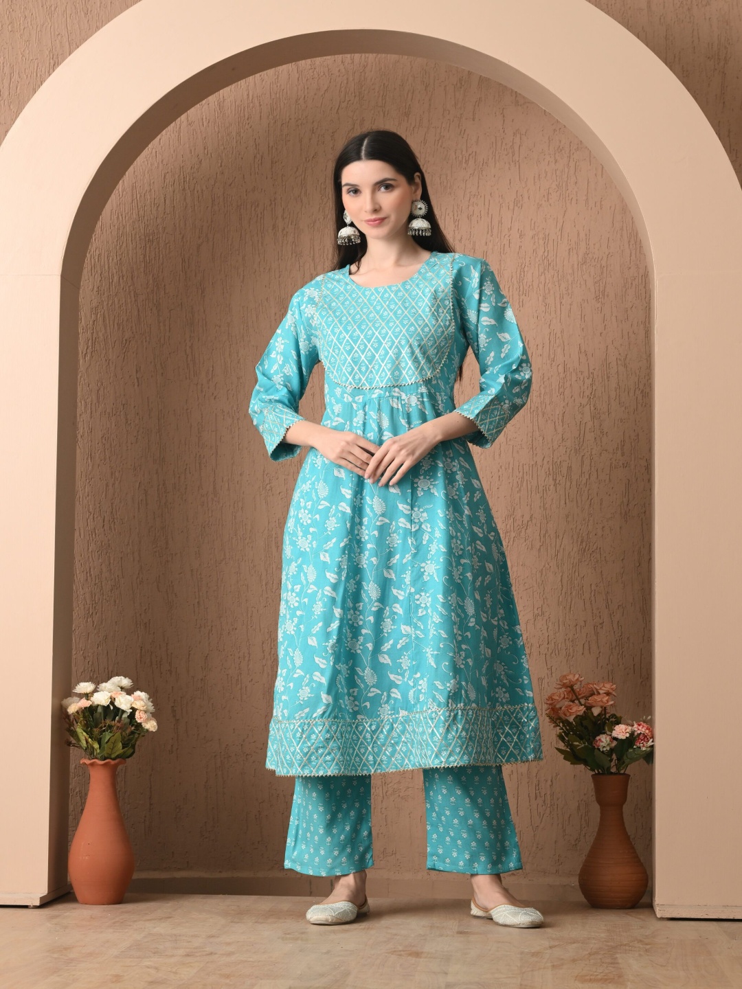 

Bhoolft Women Floral Printed Regular Kurti with Trousers & With Dupatta, Teal