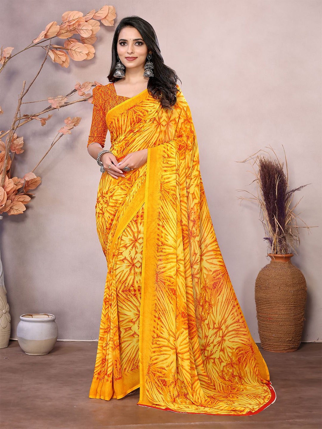 

Moda Rapido Abstract Printed Saree, Yellow