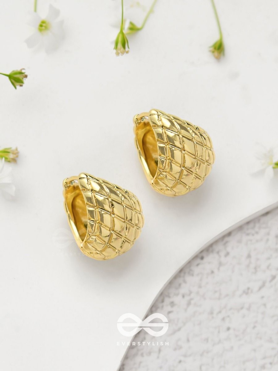 

EVERSTYLISH Glamorous Honeycomb Gold-Plated Contemporary Hoop Earrings