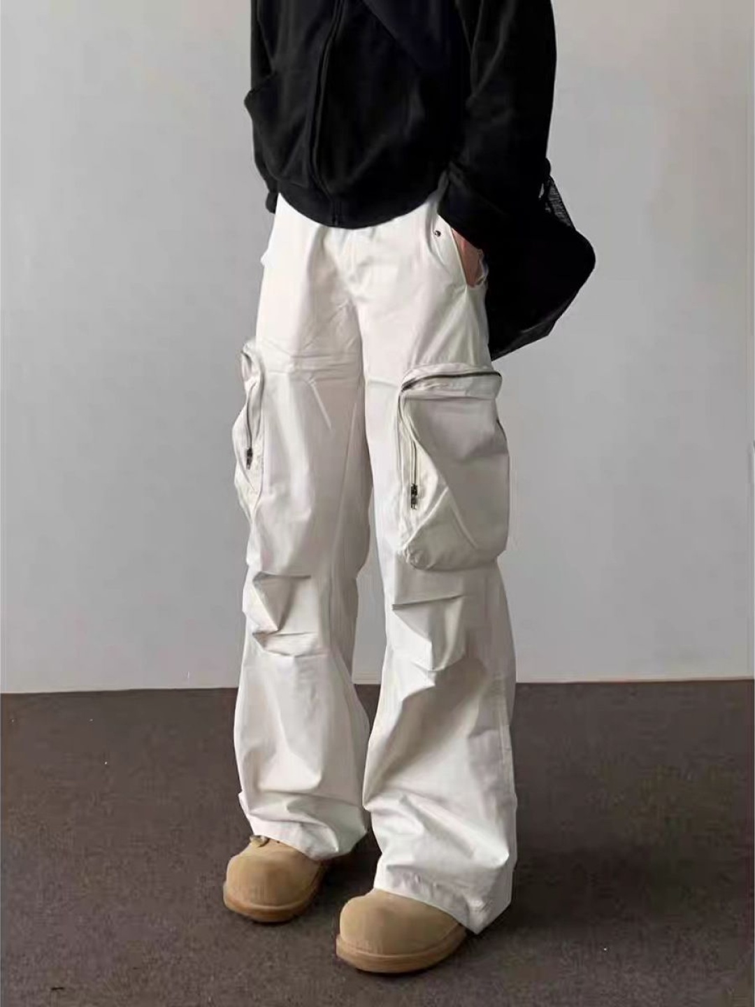 

StyleCast Men Cotton Cargos Trousers, Cream