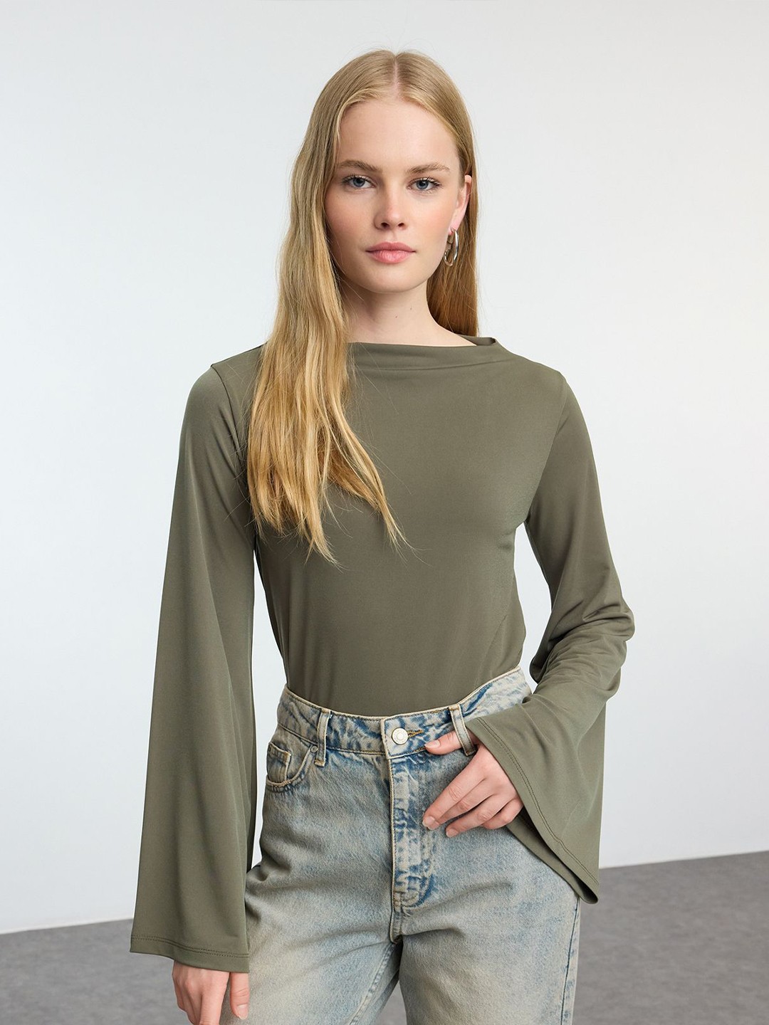 

Trendyol Flared Sleeve Top, Na