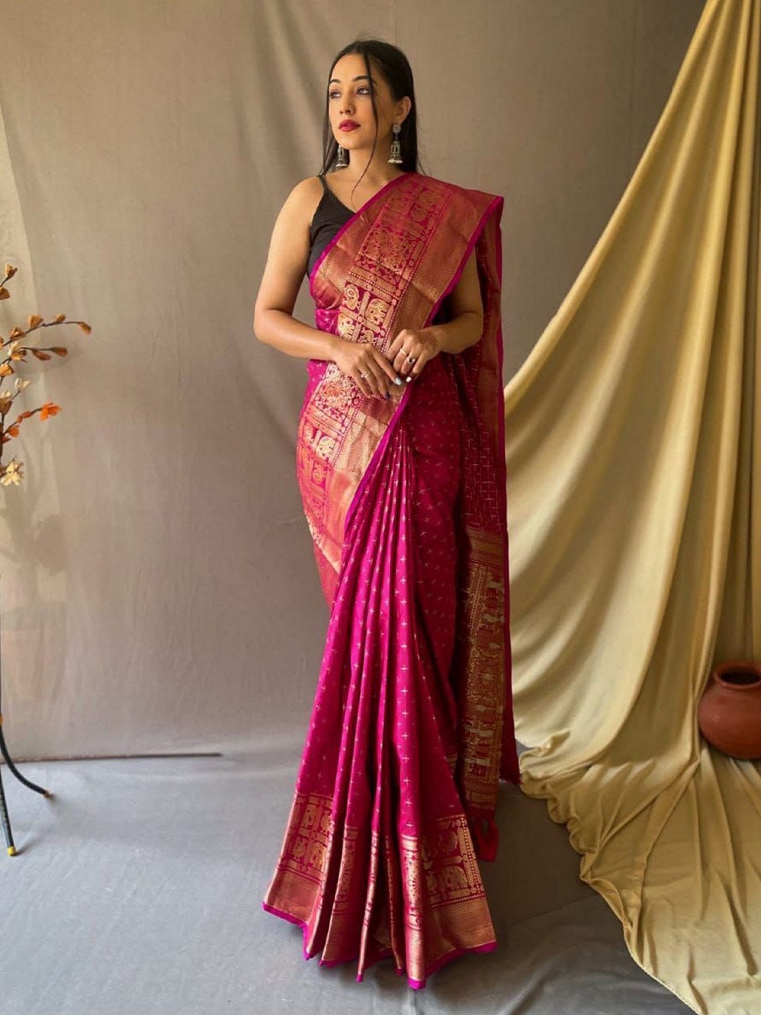 

KSM PRINTS Woven Design Zari Saree, Pink
