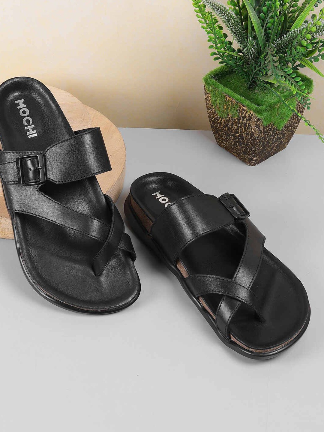 

Mochi Men Leather Comfort Sandals, Black