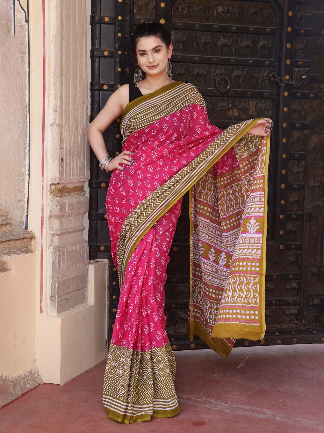 

Pinkcity Trade World Ethnic Motifs Pure Cotton Block Print Saree, Pink