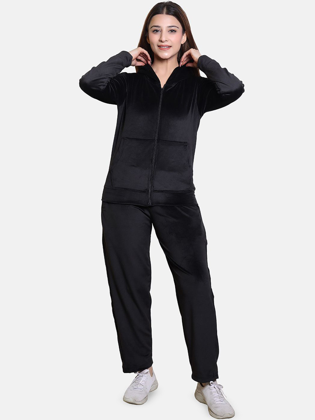 

BAESD Women Hooded Velvet Tracksuits, Black