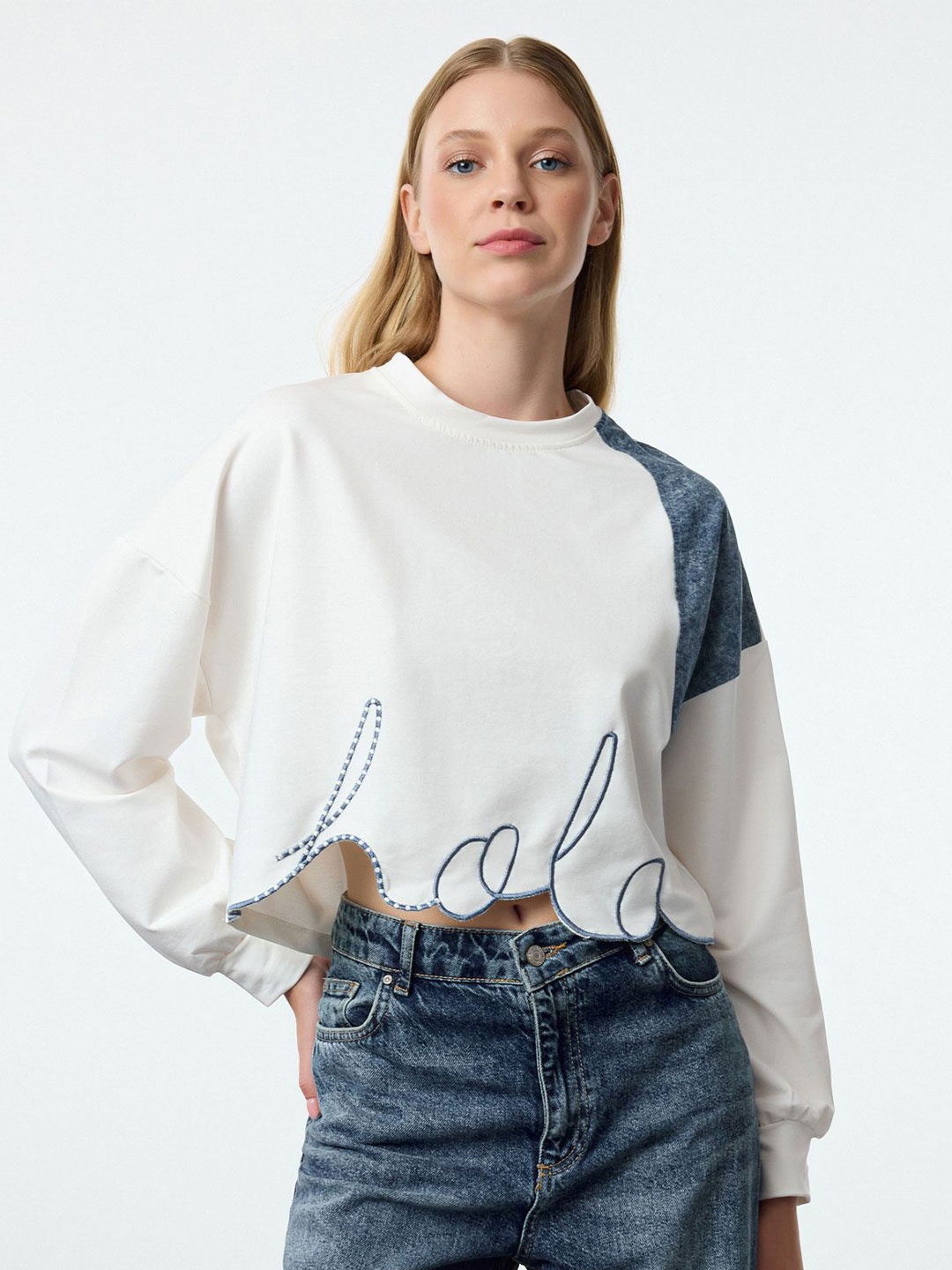 

Trendyol Women Long Sleeves Sweatshirt, White