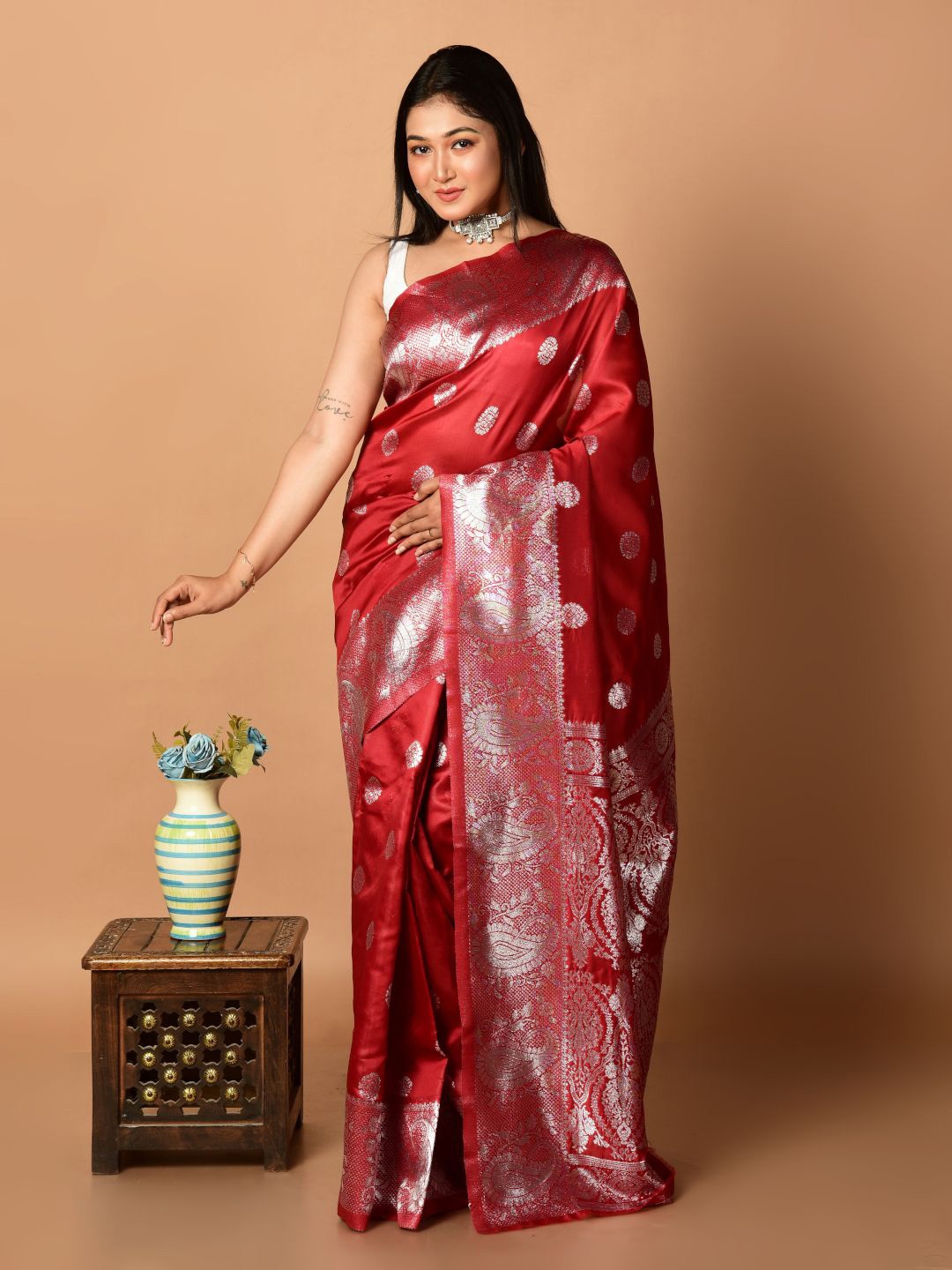 

Laa Calcutta Woven Design Zari Banarasi Saree, Red
