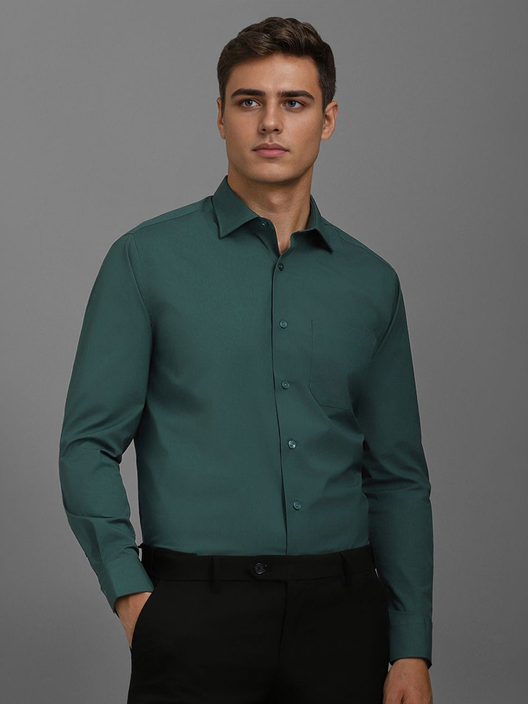 

Louis Philippe Men Classic Fit Spread Collar Solid Cotton Formal Shirt, Green