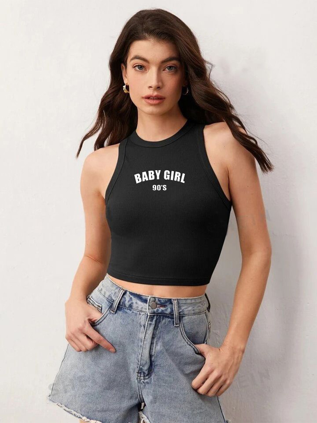 

The Roadster Lifestyle Co Printed Sleeveless Stretchable Crop Top, Black
