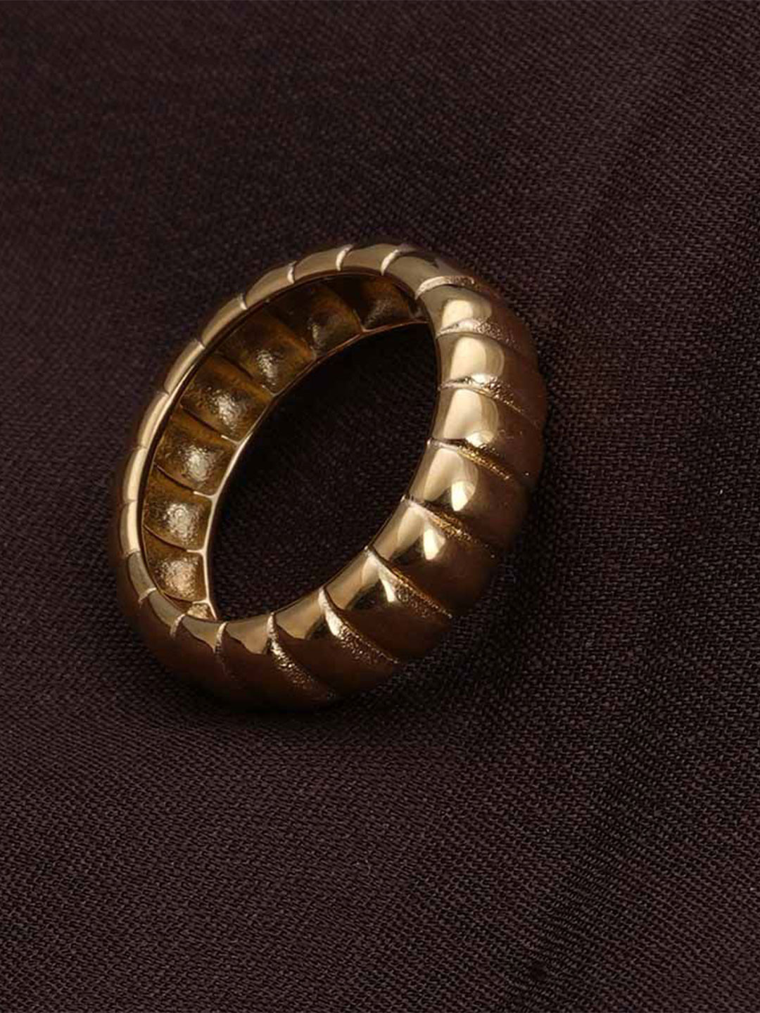 

PALMONAS Gold-Plated Stainless Steel Anti Tarnish Ridged Ripple Band