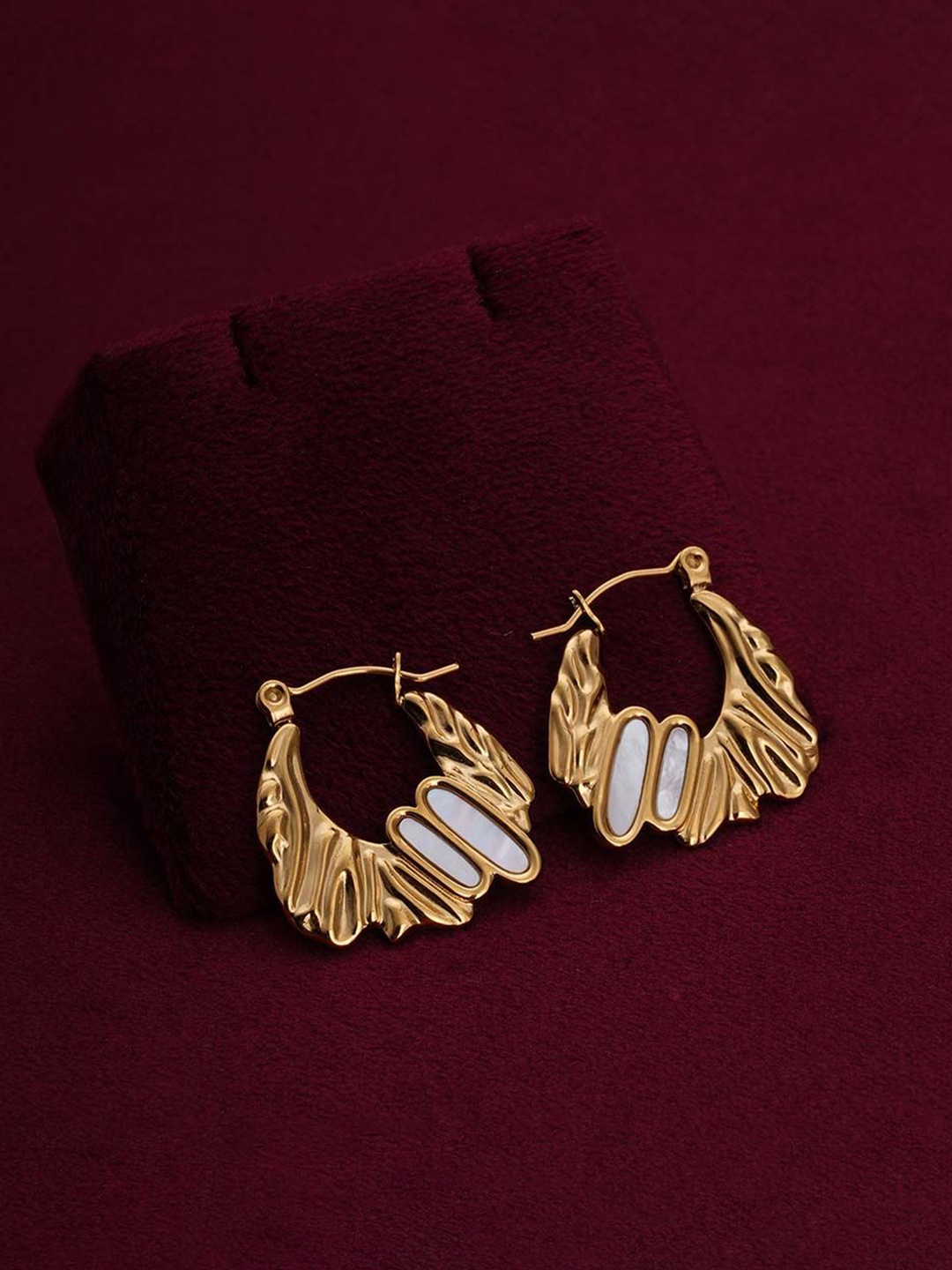 

PALMONAS Gold-PlatedContemporary Gateway Hoop Earrings