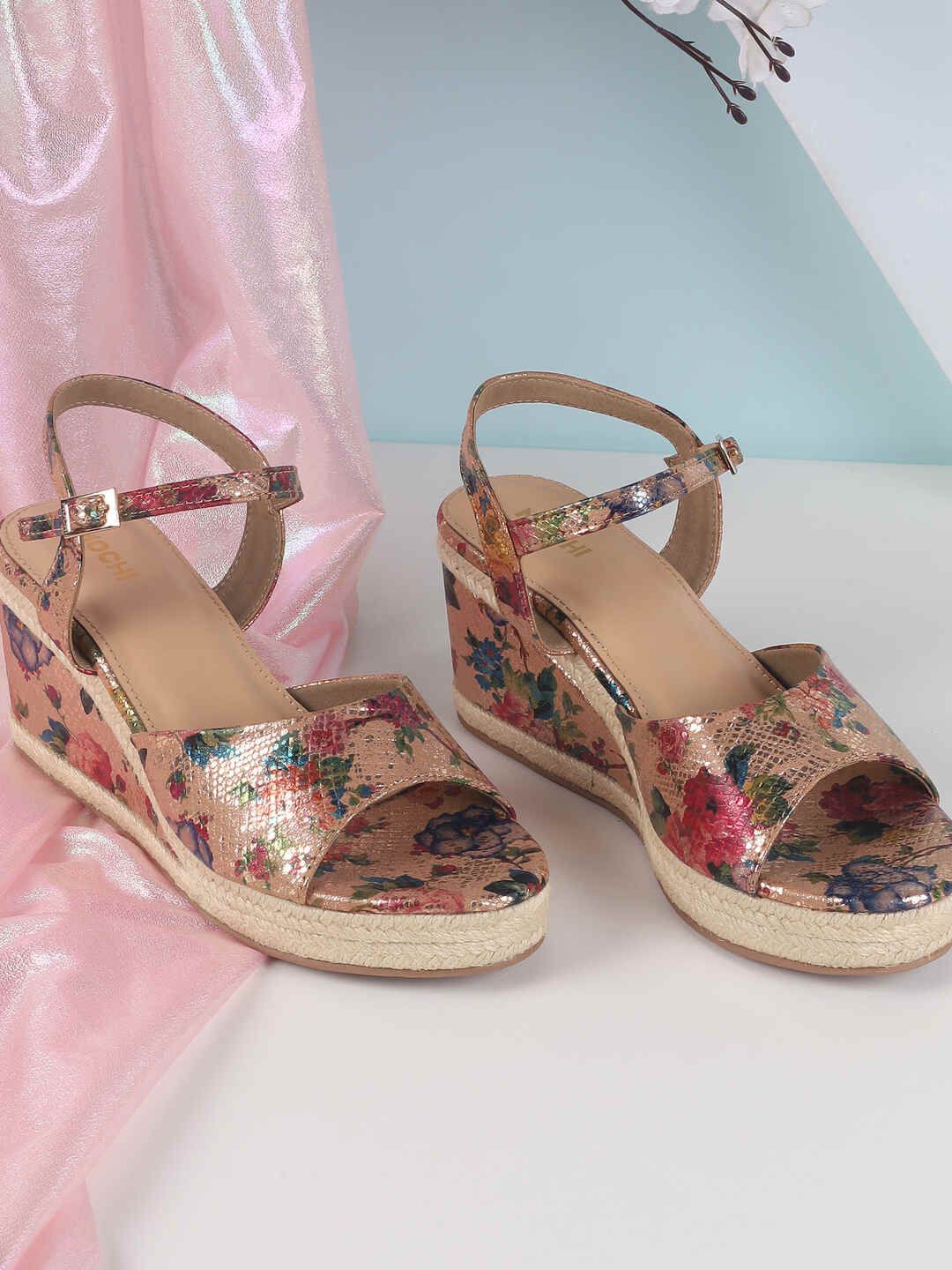 

Mochi Printed Wedge Sandals with Buckles, Gold