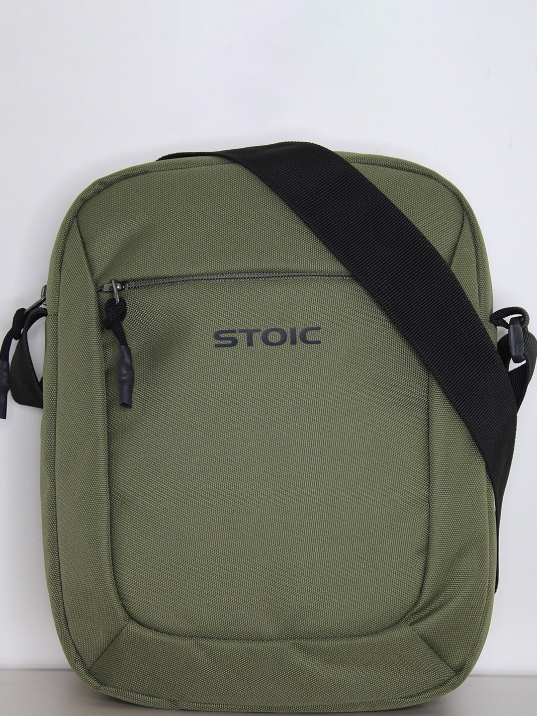 

STOIC Unisex Solid Messenger Bag, Olive