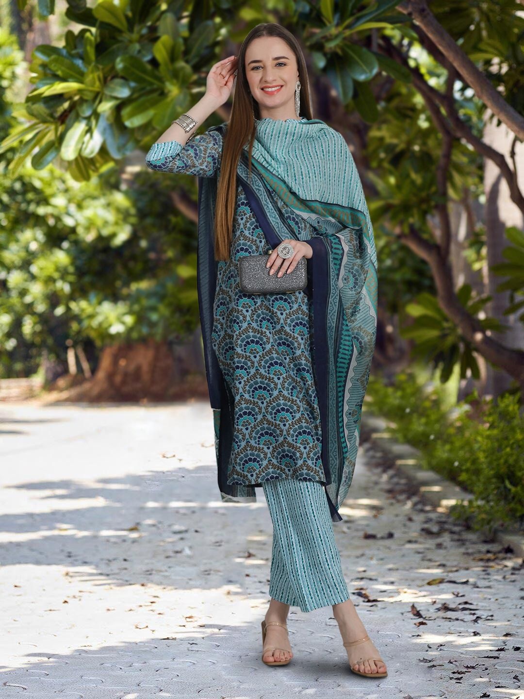 

Moda Rapido Floral Printed Mandarin Collar Straight Kurta With Trouser And Dupatta, Green