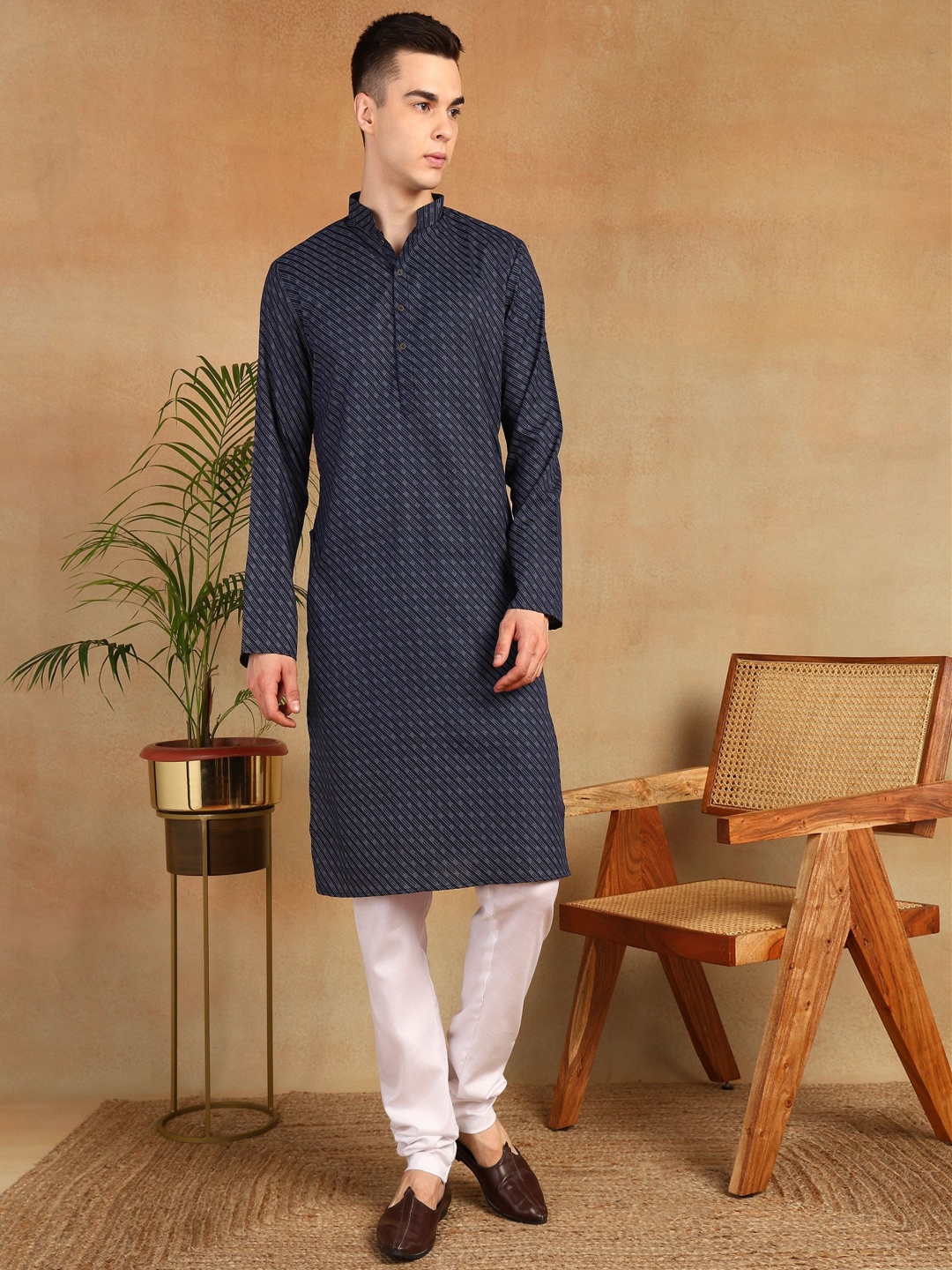 

Anouk Navy Blue Geometric Woven Design Mandarin Collar Straight Kurta